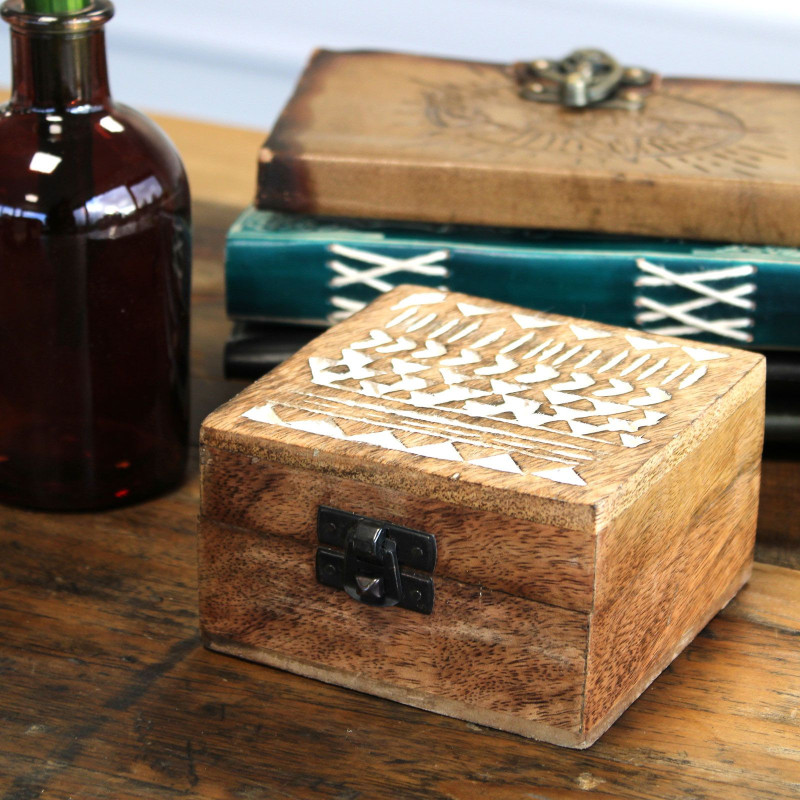 Coffret en bois blanchi à la chaux - Motif aztèque 4x4