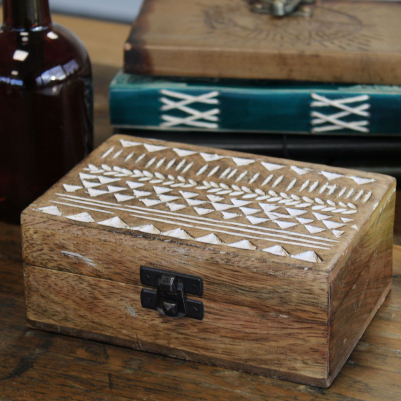 Coffret en bois blanchi à la chaux - Motif aztèque 6x4