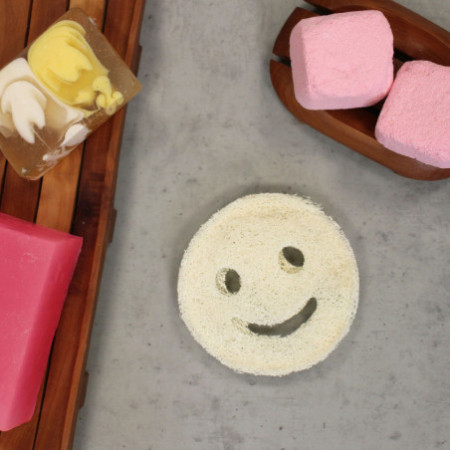 Visage souriant en luffa entier