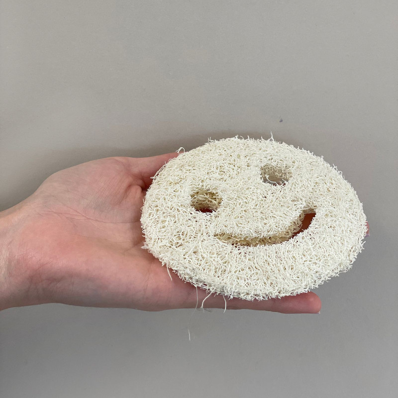 Visage souriant en luffa entier