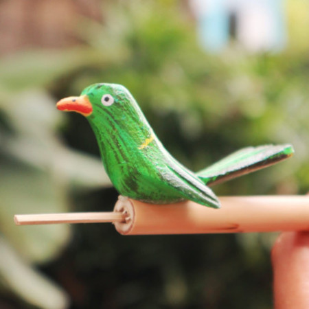 Sifflet à oiseaux en bois