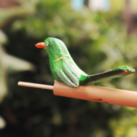 Sifflet à oiseaux en bois