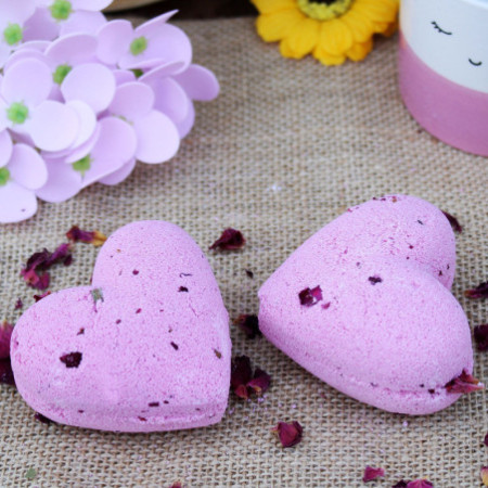 Bombe de bain Love Heart 70 g - Ylang et rose