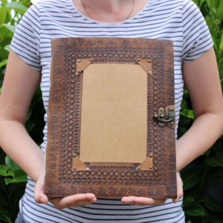 Grand livre d'or personnalisable en cuir 10x13 (200 pages)