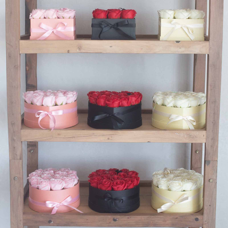 Bouquet de fleurs de savon - 14 roses rouges - Rond