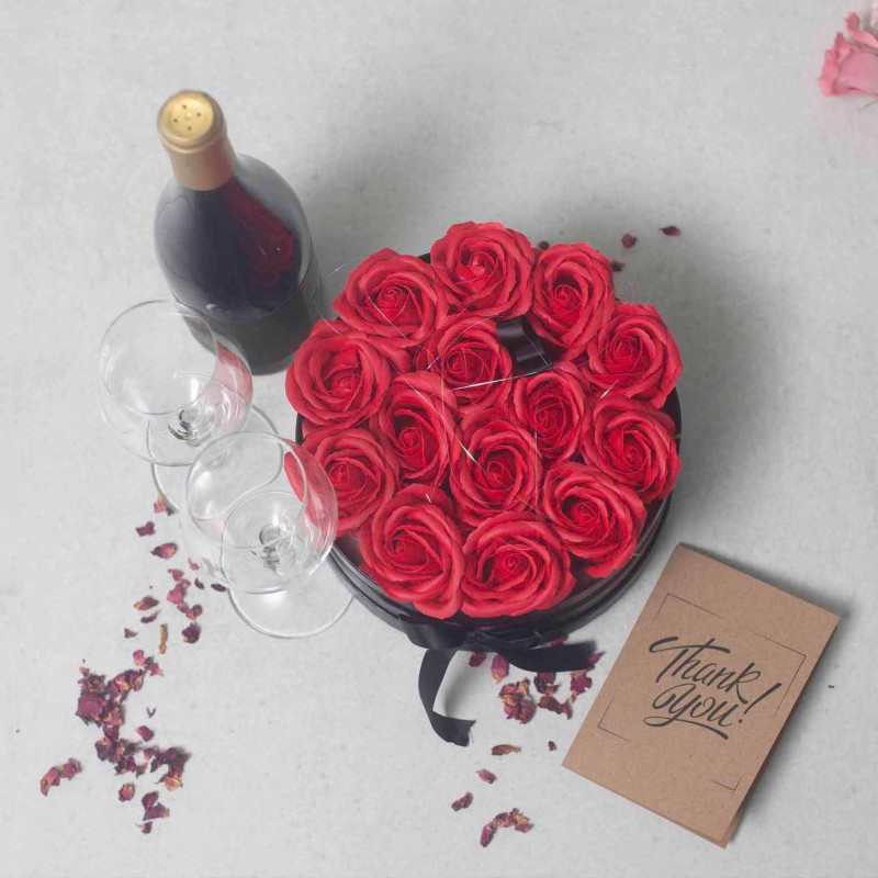 Bouquet de fleurs de savon - 14 roses rouges - Rond