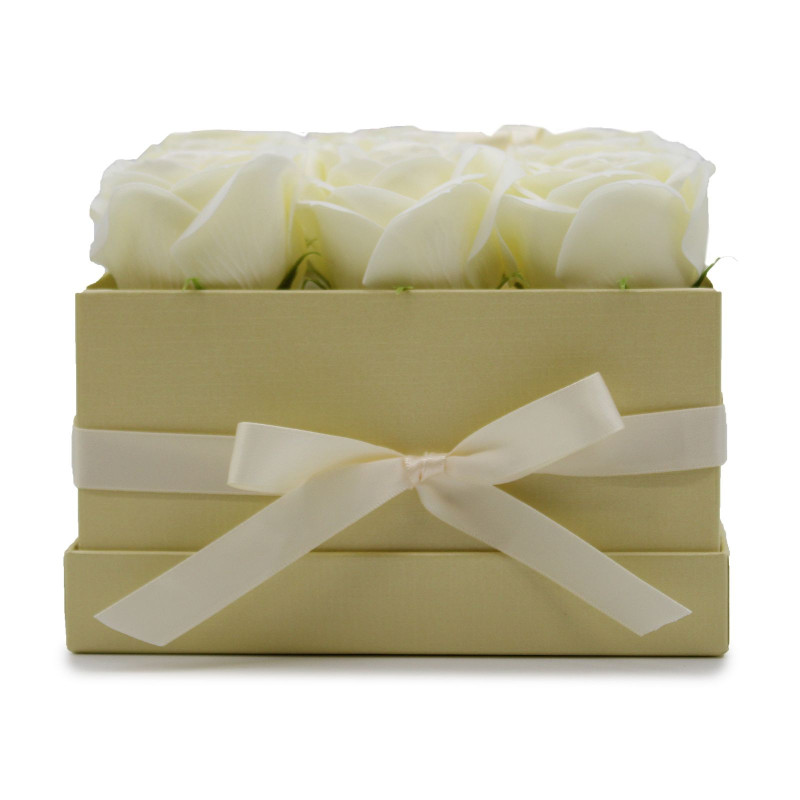 Bouquet de fleurs de savon - 9 roses crème - Carré