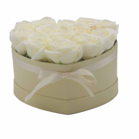Bouquet cadeau de fleurs de savon - 13 roses crème - Cœur