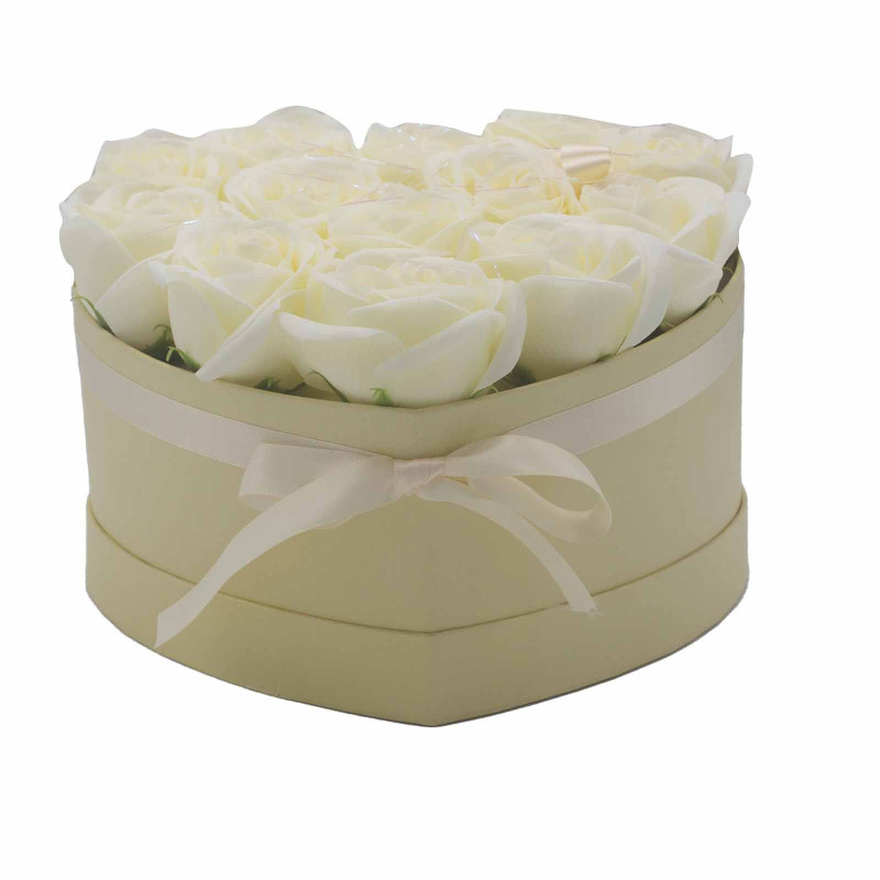 Bouquet cadeau de fleurs de savon - 13 roses crème - Cœur