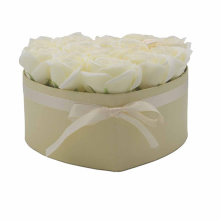 Bouquet cadeau de fleurs de savon - 13 roses crème - Cœur