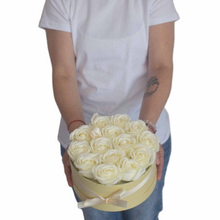 Bouquet cadeau de fleurs de savon - 14 roses crème - Rond