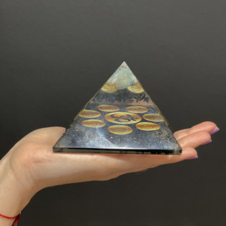 Pyramide d'orgonite - Chakra Om de minuit - 90 mm