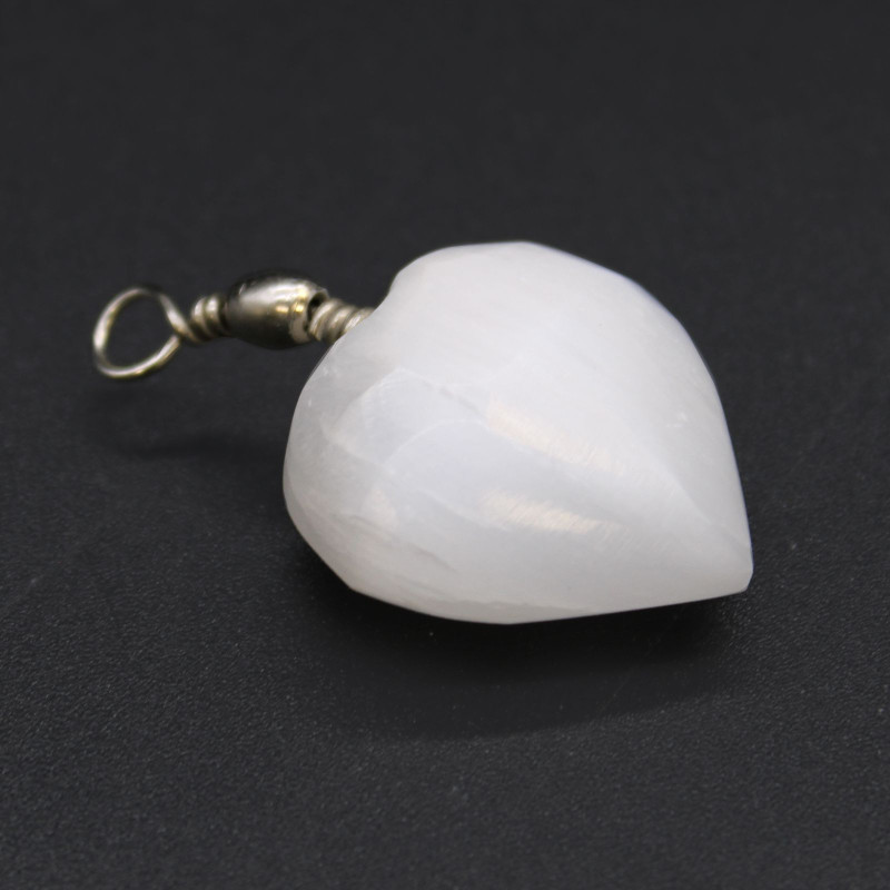 Pendentif cœur en sélénite
