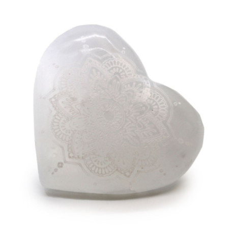 Cœur en sélénite - 7-8 cm - Gravure mandala