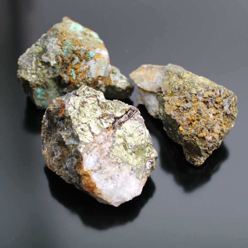 Spécimens minéraux - Chalcopyrite (environ 80 pièces)