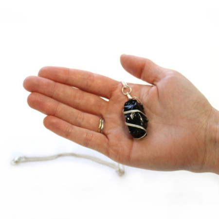 Collier en pierres précieuses enveloppées en cascade - Onyx noir brut