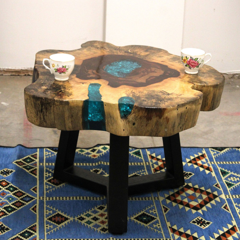Table basse en tamarin et résine - Aqua