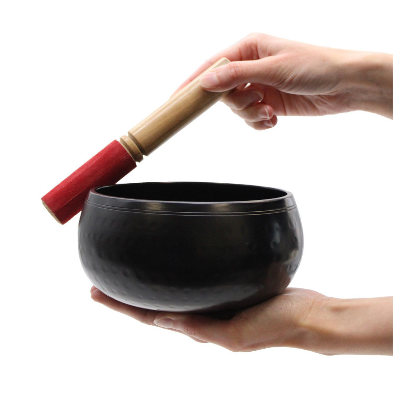 Grand bol noir battu - 18 cm