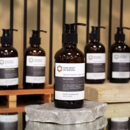 Gel douche mains et corps au bois de santal et à la rose 250 ml
