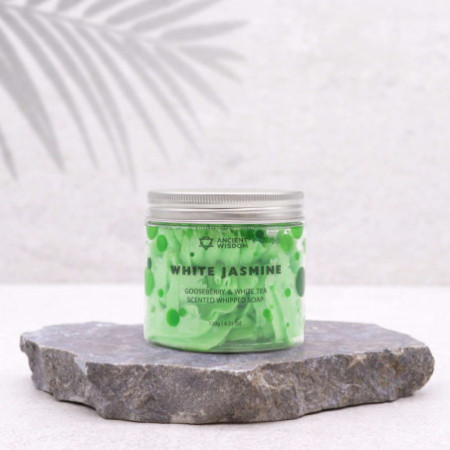 Savon à la crème fouettée groseille et thé blanc 120 g
