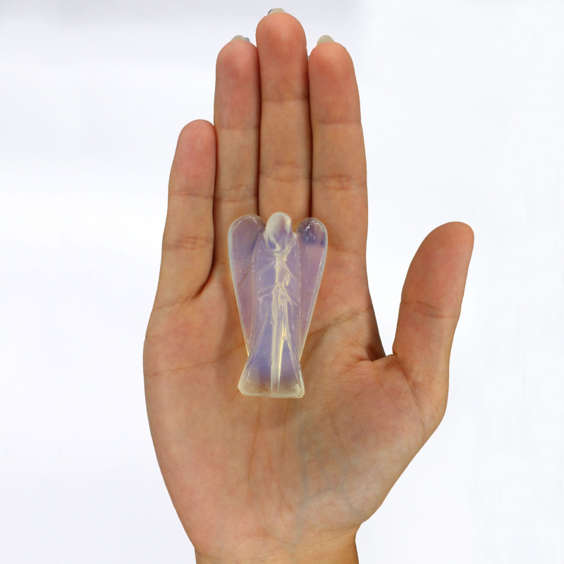 Ange en pierre précieuse sculptée à la main - Opalite