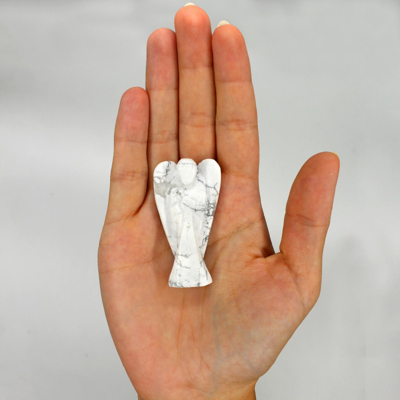 Ange en pierre précieuse sculpté à la main - Howlite blanche