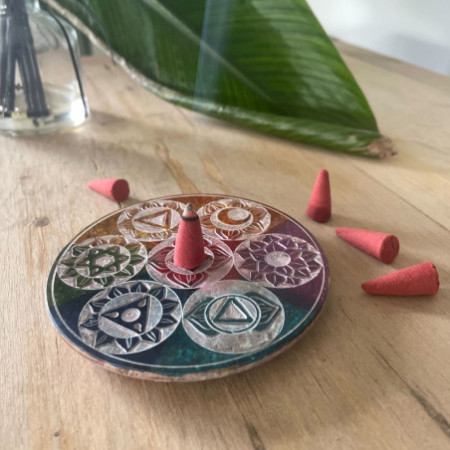 Porte-encens en pierre ollaire 10 cm - Sept chakras