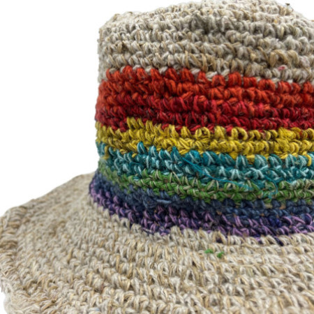 Chapeau bohème de festival tricoté à la main en chanvre et coton - Arc-en-ciel