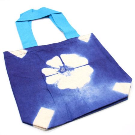 Sac en coton naturel teinté (227 g) - 38 x 42 x 12 cm - Fleur bleue - Poignée bleue