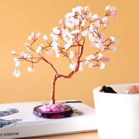 Grand arbre à pierres précieuses et Quartz rose sur base d'agate rose (100 pierres)