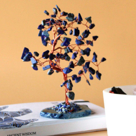 Grand arbre à pierres précieuses et Sodalite sur base d'agate bleue (100 pierres)