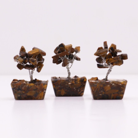 Mini arbres à pierres précieuses sur base en orgonite et œil de tigre (15 pierres)