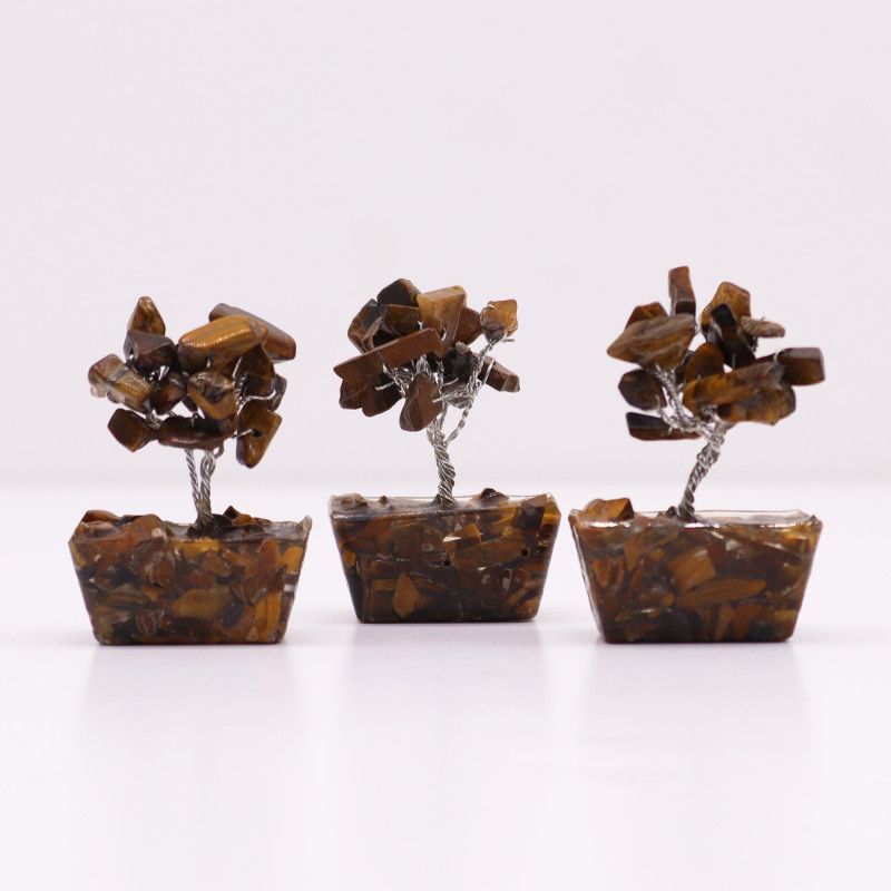 Mini arbres à pierres précieuses sur base en orgonite et œil de tigre (15 pierres)