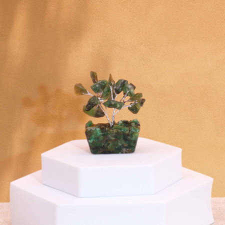 Mini arbres en pierres précieuses sur base en orgonite et Aventurine verte (15 pierres)