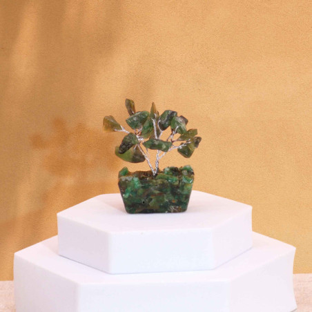 Mini arbres en pierres précieuses sur base en orgonite et Aventurine verte (15 pierres)