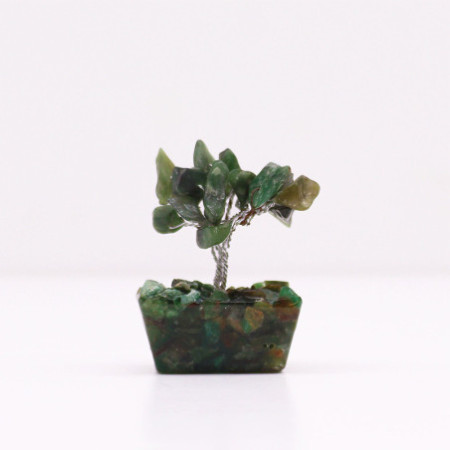 Mini arbres en pierres précieuses sur base en orgonite et Aventurine verte (15 pierres)