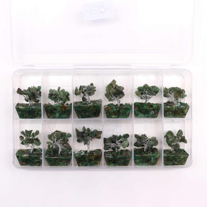 Mini arbres en pierres précieuses sur base en orgonite et Aventurine verte (15 pierres)