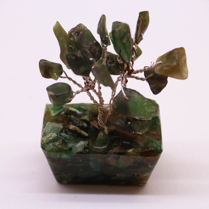 Mini arbres en pierres précieuses sur base en orgonite et Aventurine verte (15 pierres)