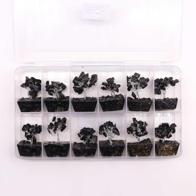 Mini arbres à pierres précieuses sur base en orgonite et Agate noire (15 pierres)