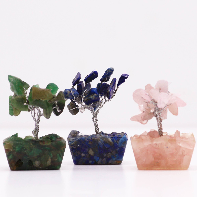 Coffret de 12 mini arbres à pierres précieuses sur socle en orgonite - Assortiment (15 pierres)