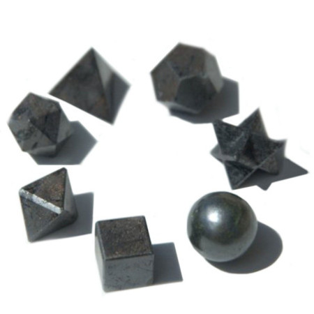 Ensemble géométrique de sept pièces en agate noire