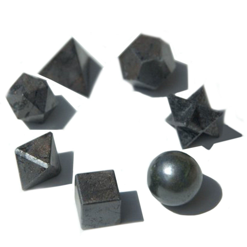Ensemble géométrique de sept pièces en agate noire