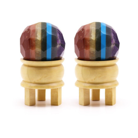 Boule de guérison à facettes en pierres précieuses et support - Sept chakras
