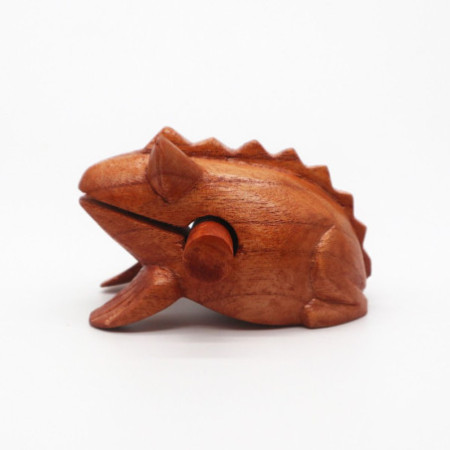 Petite grenouille en bois à cuire