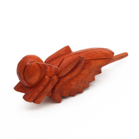 Sauterelle en bois qui gazouille