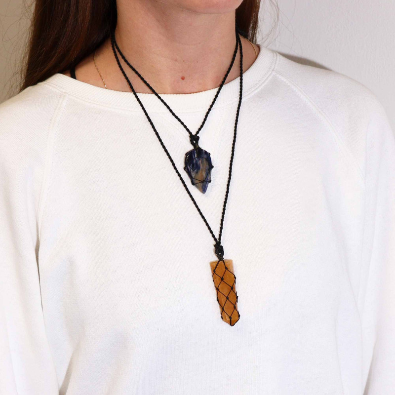Pendentif en forme de larme avec pierres précieuses lacées - Sodalite