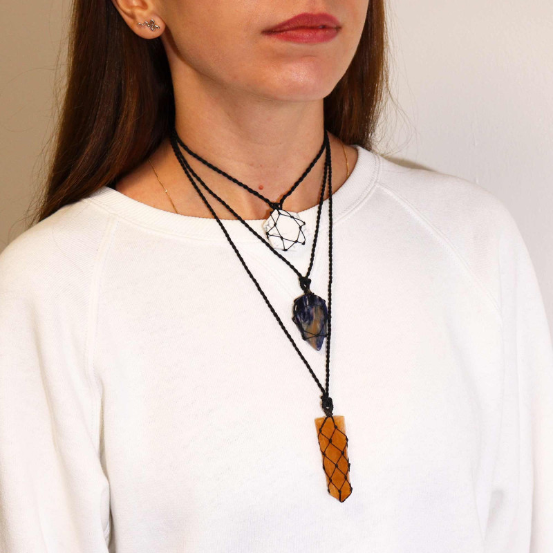 Pendentif hexagonal en pierres précieuses lacées - Howlite blanche