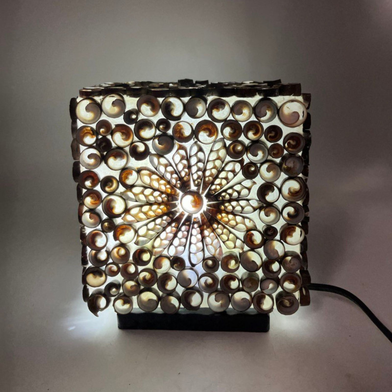 Lampe coquillage Boho - Carré torsadé chocolat - 15 cm