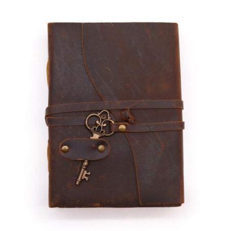 Cuir huilé et clé - 200 pages à tranches décentrées - 13x18cm