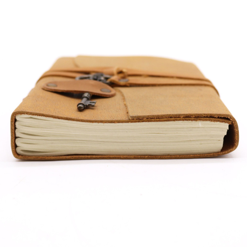 Cuir tanné huilé et clé - 200 pages - 13x18cm